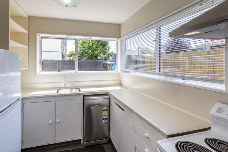 Photo of property in 3/12 Berry Street, St Albans, Christchurch, 8014