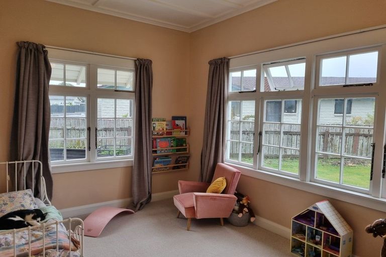 Photo of property in 18 Maunder Street, Marton, 4710