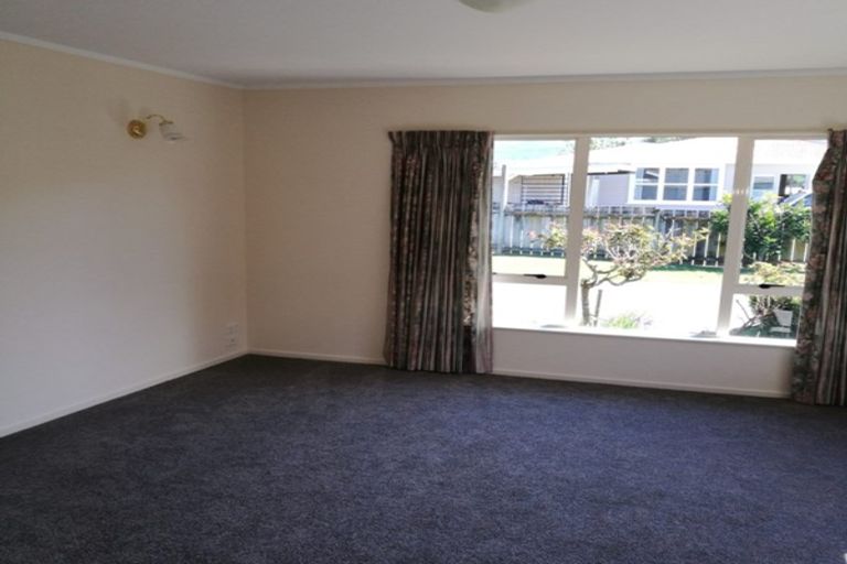 Photo of property in 6 Carisbrooke Street, Aranui, Christchurch, 8061