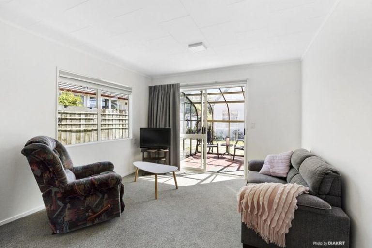 Photo of property in 1/2 Angell Street, Johnsonville, Wellington, 6037