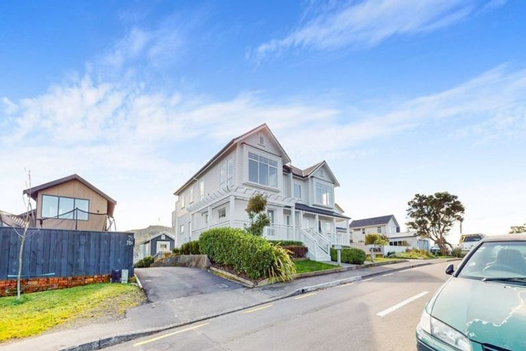 Photo of property in 2/74 Jubilee Road, Khandallah, Wellington, 6035