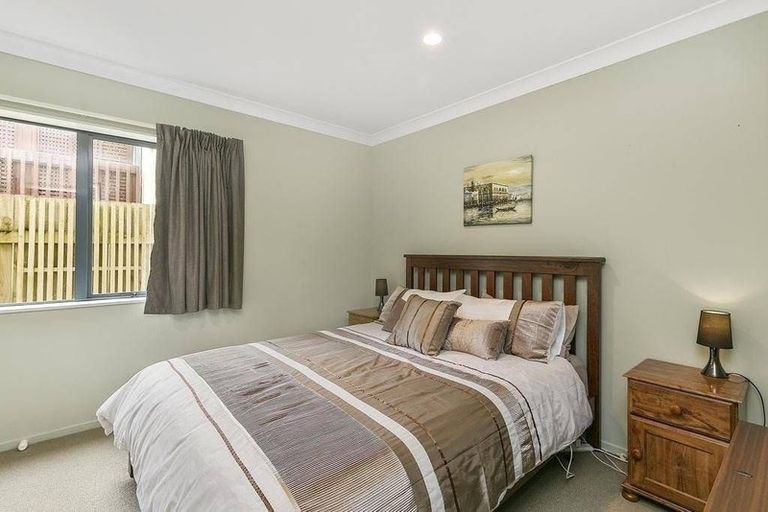 Photo of property in 28 Erlestoke Crescent, Churton Park, Wellington, 6037