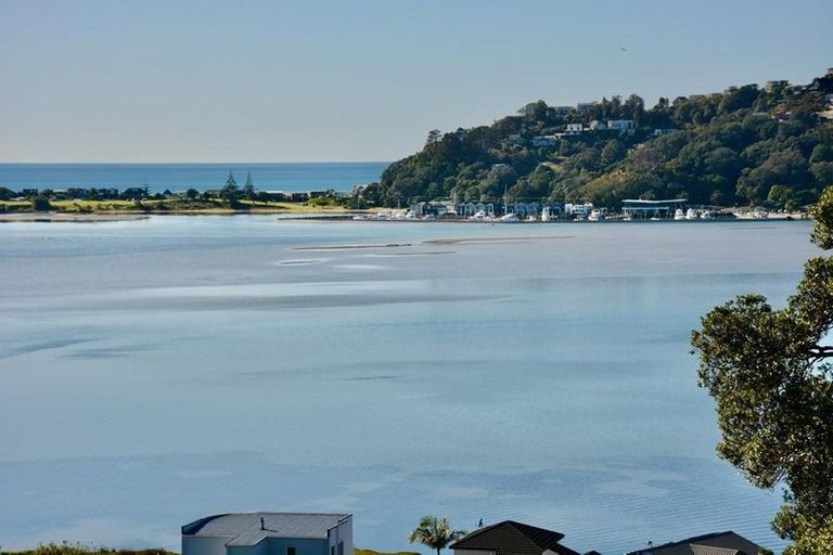 Photo of property in 16 Pine Grove, Tairua, 3508