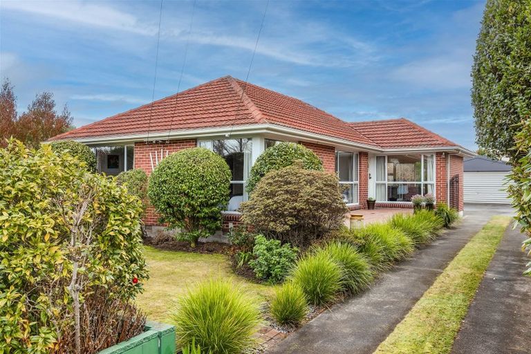 Photo of property in 61 Liverton Crescent, Bishopdale, Christchurch, 8053