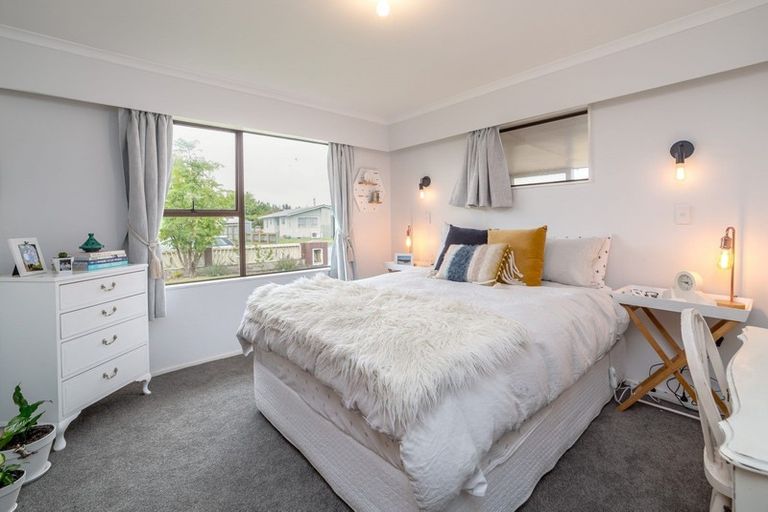 Photo of property in 14 Fisher Place, Carterton, 5713