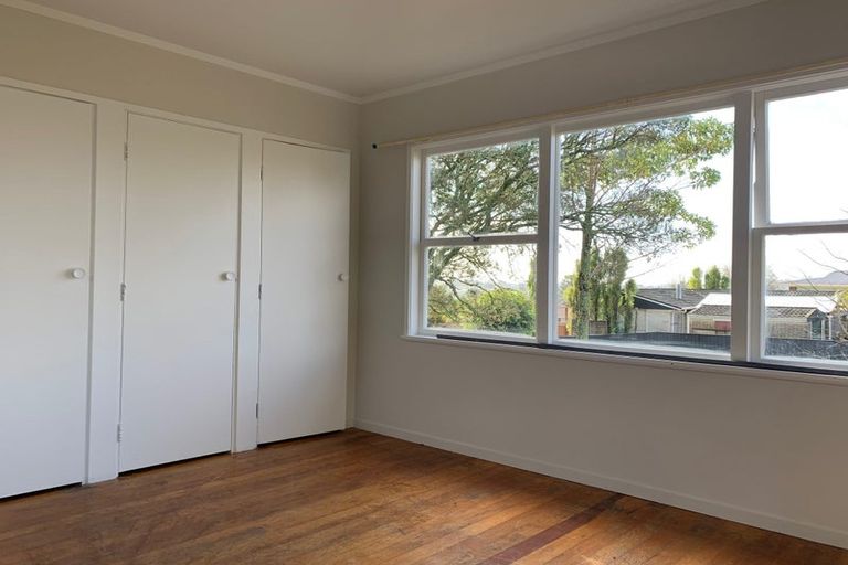 Photo of property in 36 Royal Road, Massey, Auckland, 0614