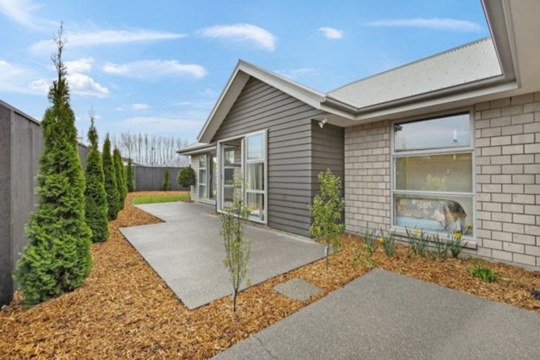 Photo of property in 40 Little Oaks Drive, Yaldhurst, Christchurch, 8042