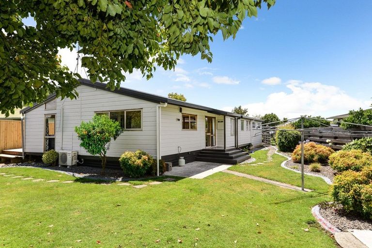 Photo of property in 12 Seamer Place, St Andrews, Hamilton, 3200