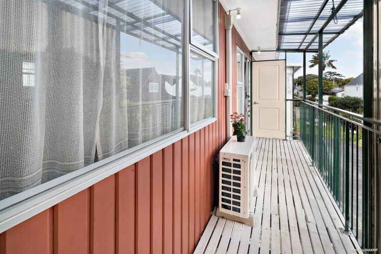 Photo of property in 2/4 Preston Avenue, Mount Albert, Auckland, 1025