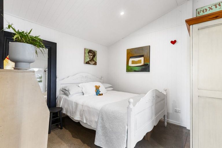 Photo of property in 33 Aramoana Avenue, Devonport, Auckland, 0624