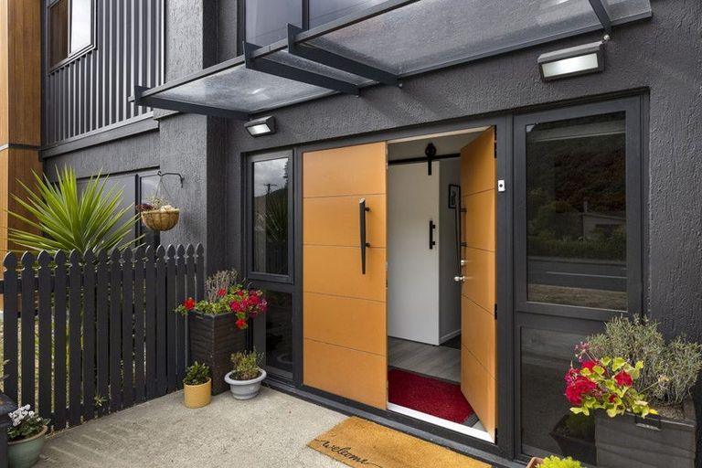 Photo of property in 15 Beach Road, Waikawa, Picton, 7220