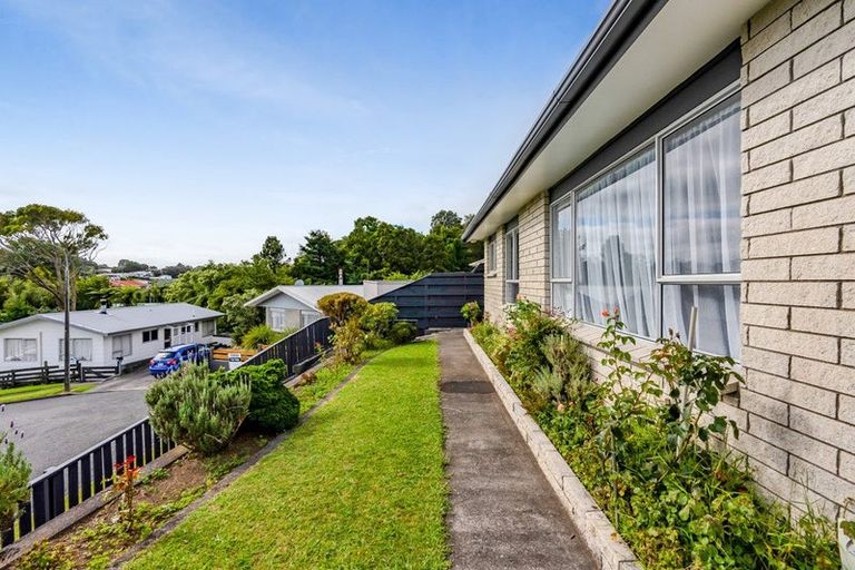 Photo of property in 15 Shaldon Crescent, Blagdon, New Plymouth, 4310