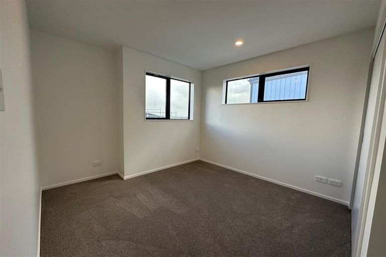 Photo of property in 40b Crestview Rise, Papakura, 2110