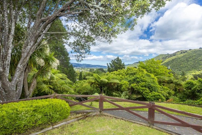 Photo of property in 41 Sunnyview Drive, Brown Owl, Upper Hutt, 5018