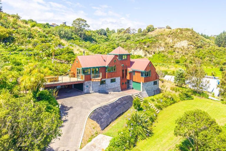 Photo of property in 8 Wairere Road, Bastia Hill, Whanganui, 4500