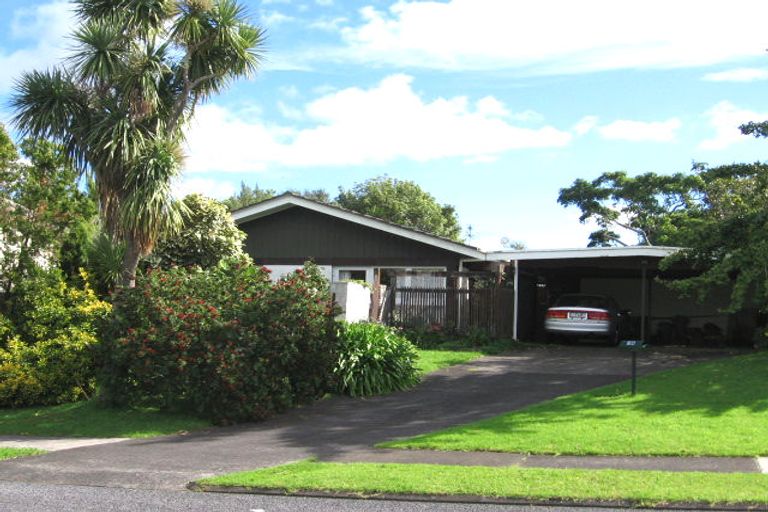 Photo of property in 14 Vanbrugh Place, Bucklands Beach, Auckland, 2014