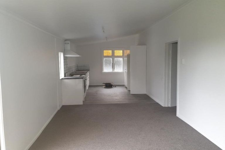 Photo of property in 2 Ruapehu Street, Castlecliff, Whanganui, 4501
