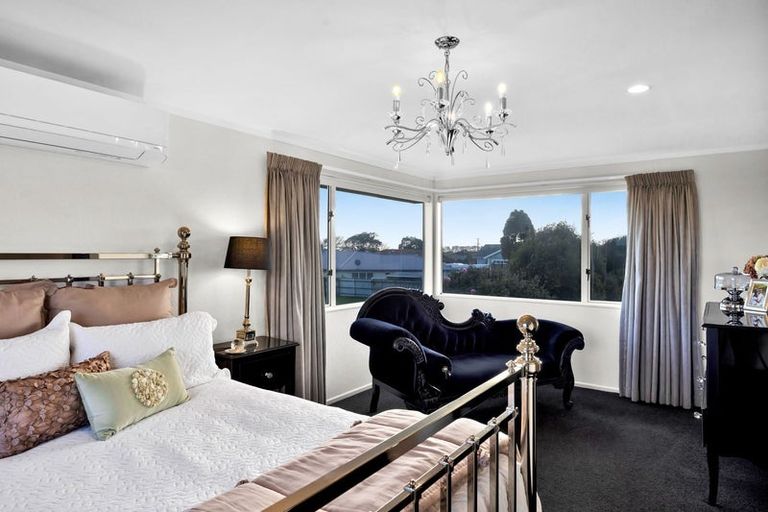 Photo of property in 6 Edna Wills Place, Hawera, 4610