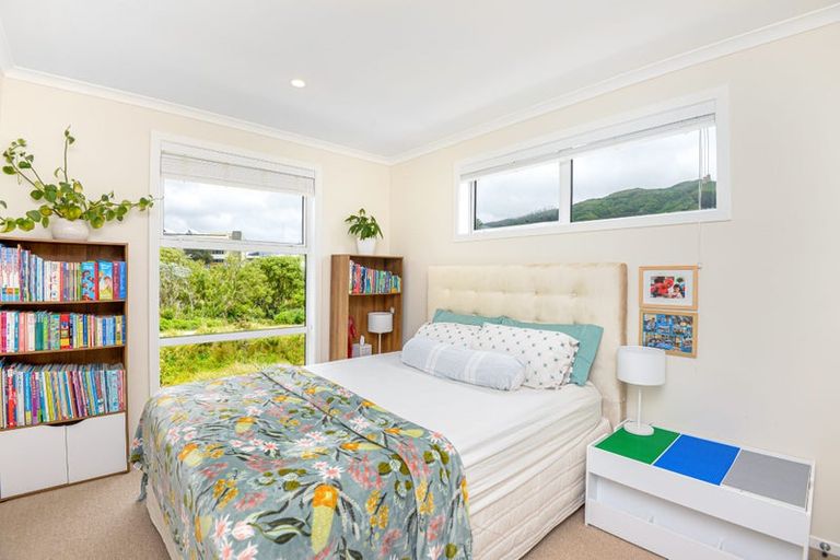 Photo of property in 32 Pateke Drive, Kenepuru, Porirua, 5022