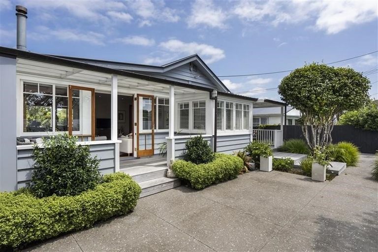 Photo of property in 18 Marie Avenue, Red Beach, 0932