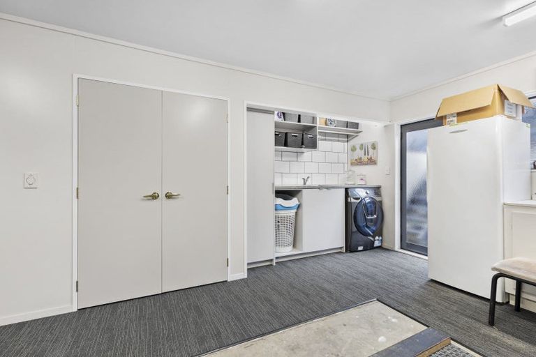 Photo of property in 11 Ruapehu Drive, Fitzherbert, Palmerston North, 4410