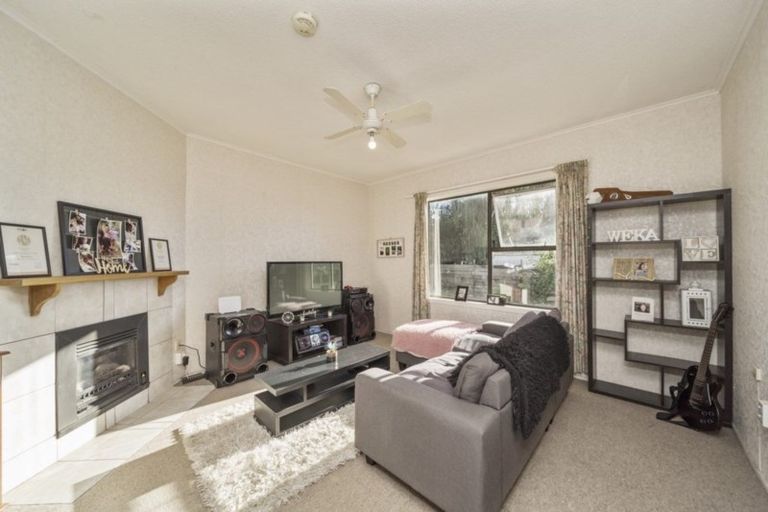 Photo of property in 8a Fitzroy Street, Normanby, Hawera, 4614