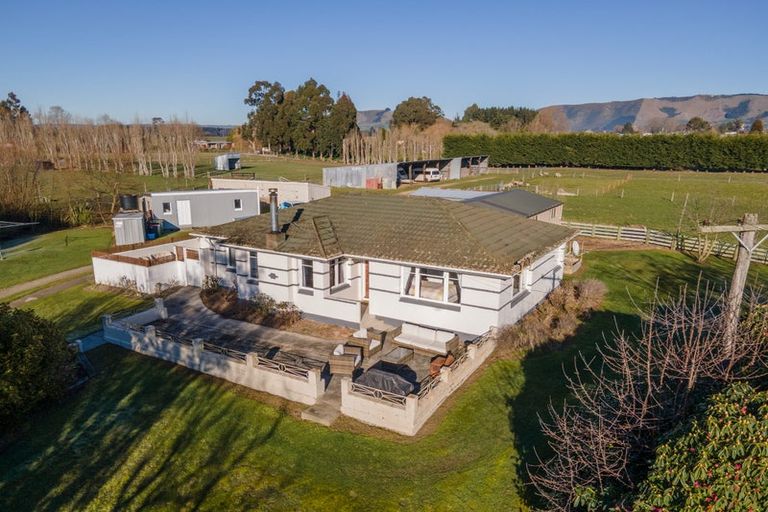 Photo of property in 14 Bathgates Road, Waimate, 7980
