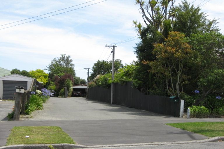 Photo of property in 11 Emlyn Place, Avondale, Christchurch, 8061