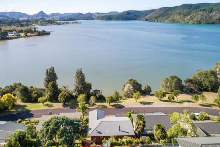 Photo of property in 217 Tukere Drive, Whangamata, 3620
