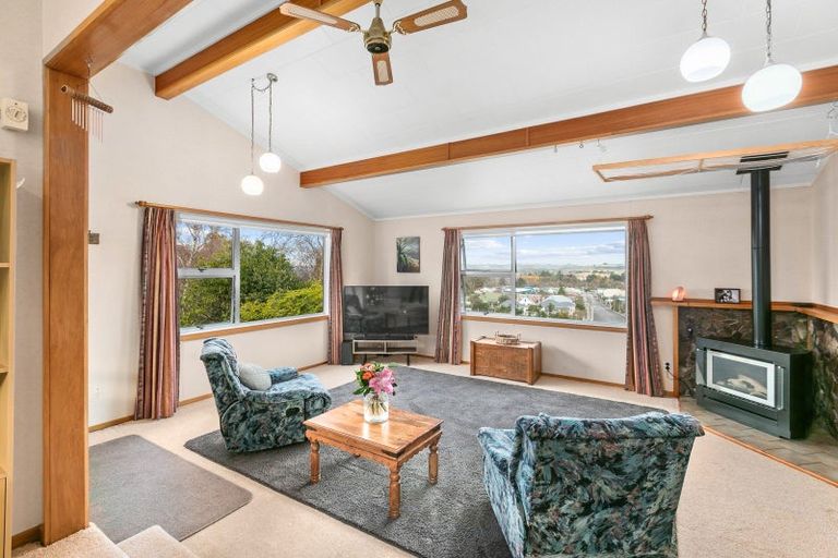 Photo of property in 6 Domain Road, Waipawa, 4210