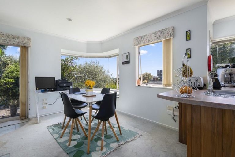 Photo of property in 1 Maple Crescent, Whalers Gate, New Plymouth, 4310