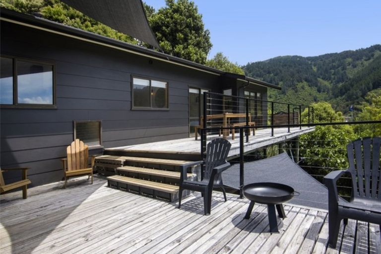 Photo of property in 609 Port Underwood Road, Whatamango Bay, Picton, 7281
