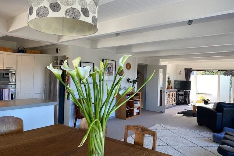 Photo of property in 16 Cavalry Close, Crofton Downs, Wellington, 6035