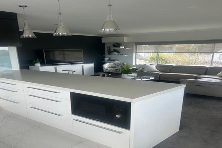 Photo of property in 3/62 Kitchener Road, Milford, Auckland, 0620