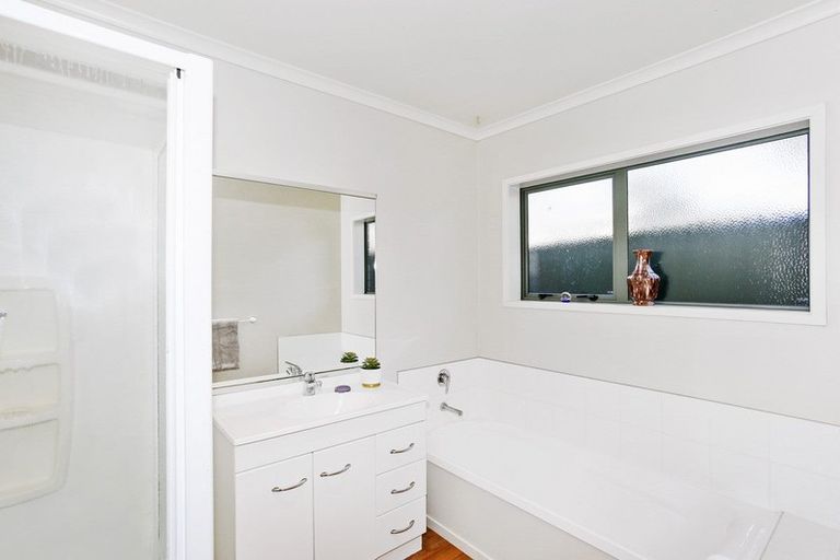 Photo of property in 13 Hooper Avenue, Pukekohe, 2120