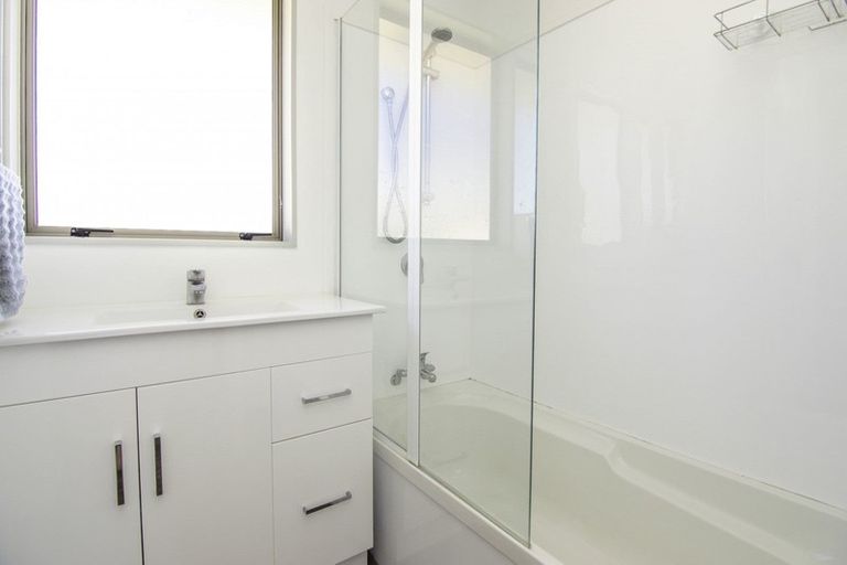 Photo of property in 51 Acacia Street, Kelvin Grove, Palmerston North, 4414