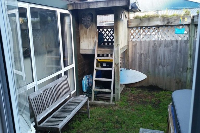 Photo of property in 19 Cruickshank Street, Kilbirnie, Wellington, 6022