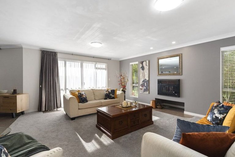 Photo of property in 21 Old Barn Road, Opaheke, Papakura, 2584