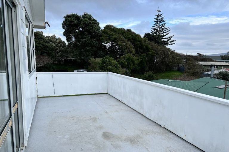 Photo of property in 6 Kaitawa Street, Waikanae Beach, Waikanae, 5036