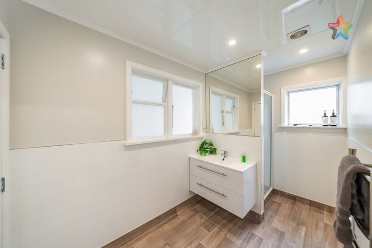 Photo of property in 66 Thomas Street, Stokes Valley, Lower Hutt, 5019