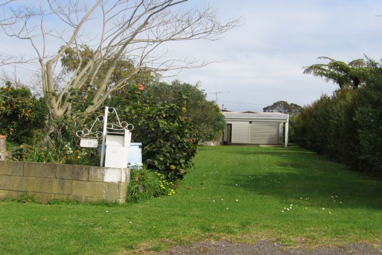 Photo of property in 19 West Crescent, Te Puru, Thames, 3575