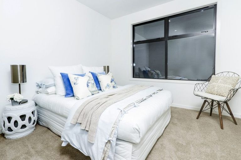 Photo of property in 123b Churchill Road, Rothesay Bay, Auckland, 0630