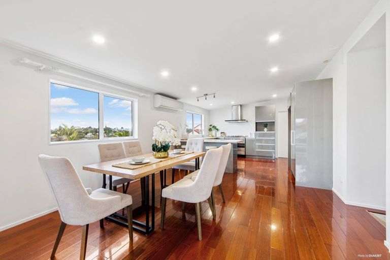 Photo of property in 65 Zara Court, Windsor Park, Auckland, 0632