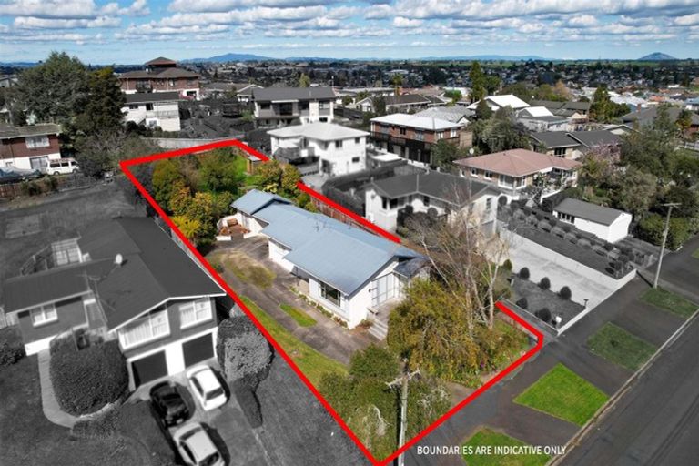 Photo of property in 12 Thomson Avenue, Dinsdale, Hamilton, 3204