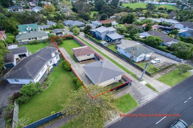 Photo of property in 115 Woodglen Road, Glen Eden, Auckland, 0602