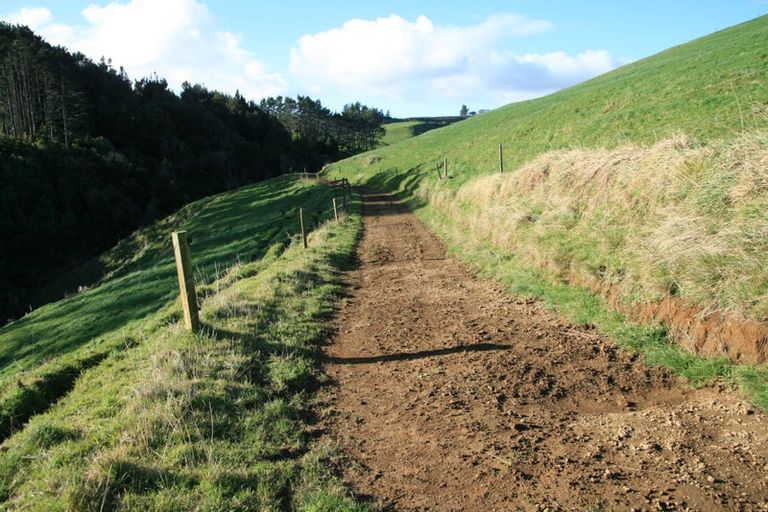 Photo of property in 888a Otaraoa Road, Tikorangi, Waitara, 4383