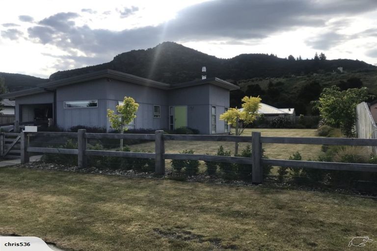 Photo of property in 6 Snowberry Street, Albert Town, Wanaka, 9305