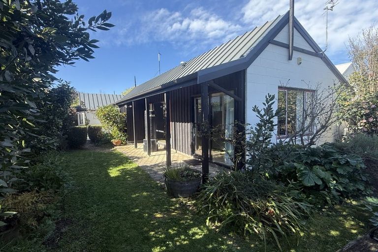 Photo of property in 1/214 Springfield Road, St Albans, Christchurch, 8014