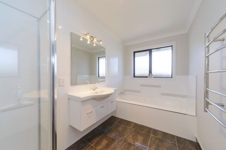 Photo of property in 25 Trump Place, Kelvin Grove, Palmerston North, 4414