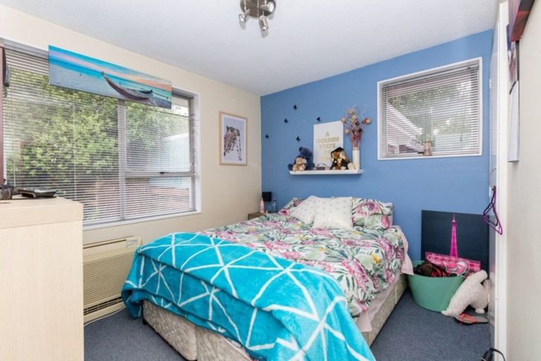 Photo of property in 49 Oakley Crescent, Hornby, Christchurch, 8042